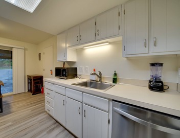 Central Bellevue North Suite Near Downtown & I-90 4