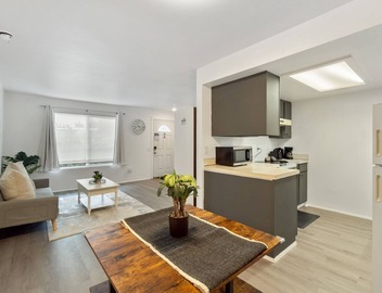Central Bellevue Retreat 2 Bedroom Duplex 3