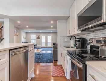 Central Convenient Home | Free Parking | Near U St 2