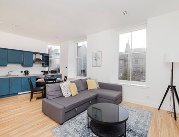 Central Old Town Apt. w/Views of the Grassmarket 4