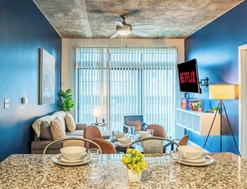 Central Phoenix Spot | Pool, Gym, Balcony +Parking 5