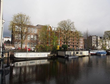 Central & Quiet Canal Apartment 5