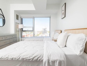 Central Serene Condo King Bed by MIT Harvard GYM 5