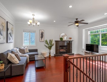 Central Spacious 3 Br Upstairs 4