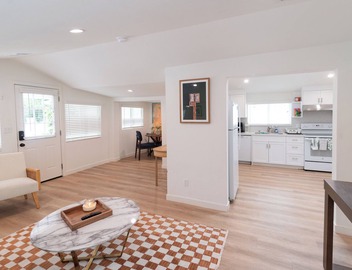 Central Thousand Oaks retreat close to shops & eats! 2