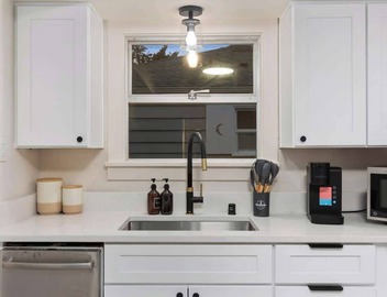 Centrally Located Bungalow | Green Lake & Parking 2
