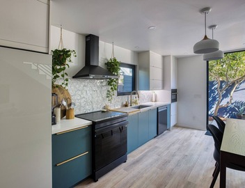 Centrally Located MCM, Brand-New 2-Bedroom Home in Los Angeles 3