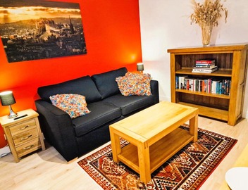 Centre of Edinburgh's Historic Old Town - Blair Street - Sleeps 4 3
