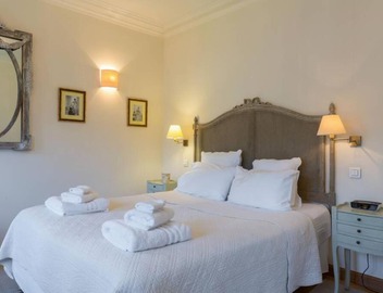 CHABLIS 27 avenue de la Bourdonnais 75007 2