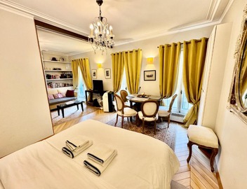 CHABLIS 27 avenue de la Bourdonnais 75007 3
