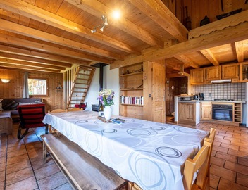 Chalet 'Le Paccaly' with Mountain View, Private Terrace and Wi-Fi 3