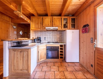 Chalet 'Le Paccaly' with Mountain View, Private Terrace and Wi-Fi 4