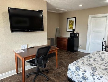 Champlain Motor Inn 4