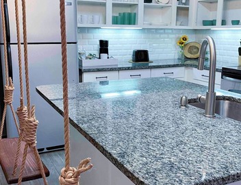 Charlotte’s Urban Treehouse Condo - 5 mins from Uptown Charlotte 3