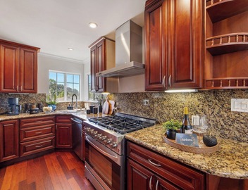 Charming 2-bedroom house in Santa Monica with Gym and Work area 3