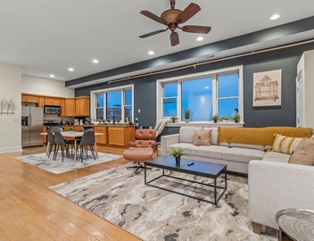 Charming 2BD by Independence Hall | Sleeps 6 3
