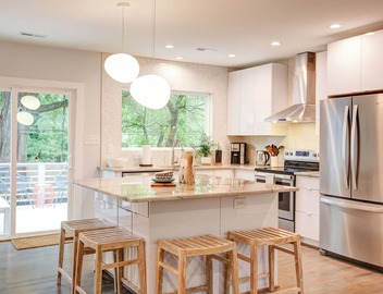 Charming 3-bedroom house in Villa Heights near NoDa with Fully-Fenced Backyard 5