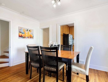 Charming and Spacious 3Beds3Bath Seattle Townhome 5