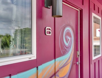 Charming Apt Close to the Garden District, Wi-Fi, Off-Street Parking, and More! 5