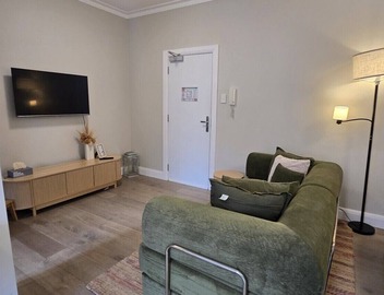 Charming Bronte Studio 5