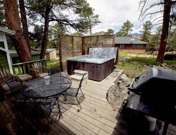 Charming Cabin, Next To National Park 3 Bedroom Cabin - #20-NCD0297 4