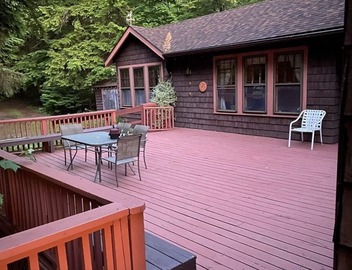 Charming cedar shingle cottage 4