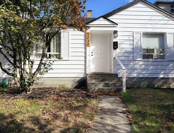 Charming, Central, and Pet-Friendly West Seattle Home. 5
