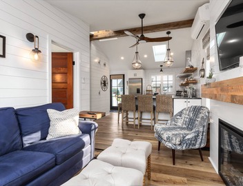 Charming Designer Cottage on Marsh 3