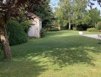 Charming house inside Bussy Village 4