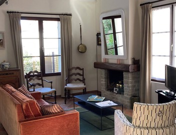 Charming house inside Bussy Village 5