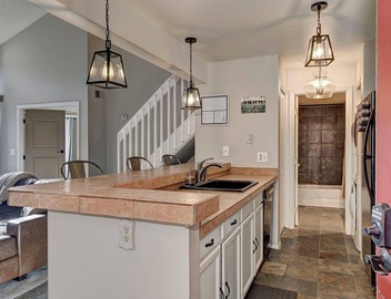 Charming Loft w/Fireplace – Minutes from Denver & Mountain Adventures 3