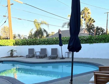 Charming Los Angeles cottage with heatable pool 3
