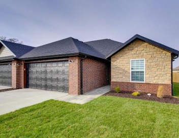 Charming Ozark Abode w/Yard & Pool Access 3