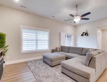 Charming Ozark Abode w/Yard & Pool Access 4