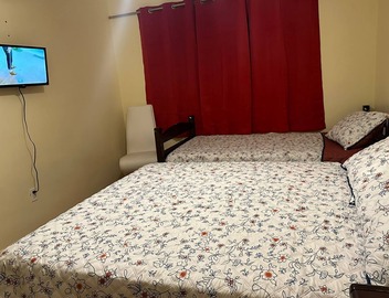 Charming room with shared bathroom in charming Miami with WiFi, air conditioning 2