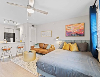 Charming studio close to Downtown and Domain 4