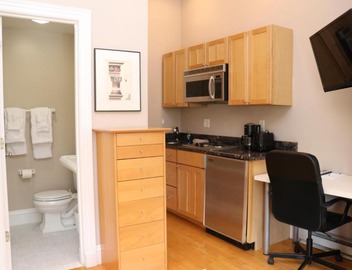 Charming Studio in Boston Brownstone, C.Ave#5 2