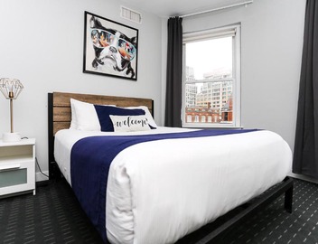 Charming Studio on Boston's Iconic Newbury St. #8 2