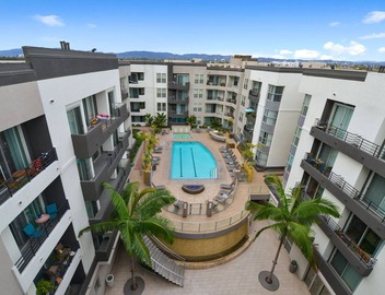 Charming! Studio · Free Parking · Pool · Gym · Hot Tub · BBQ 5