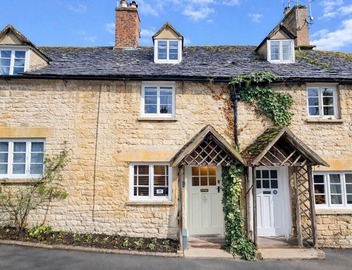 Charming Victorian Wool Cottage on the Cotswold Way in Winchcombe. 3