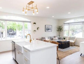 Cheerful 4BD Home in the Heart 4