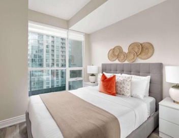 Chic 1BR Patio Suite Scenic CN Tower View 2