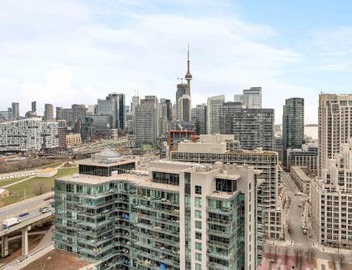 Chic 1BR Patio Suite Scenic CN Tower View 4