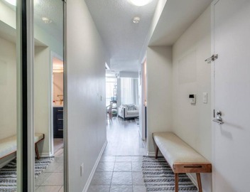 Chic 1BR plus Den Condo with Fast WiFi and Free Parking 4
