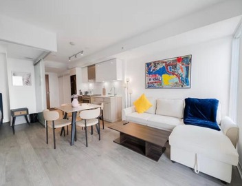 Chic 2 Bedroom Close to Eaton Centre 4