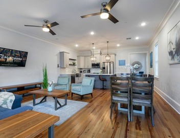 Chic 4 BR Condo | Large Pool | Perfect Location 4