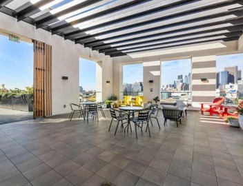 Chic and Cozy Home, Walk to Little Tokyo with Parking 2