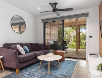 Chic Beach Studio - This chic two bedroom studio apartment nestled between the front and back beachs 3