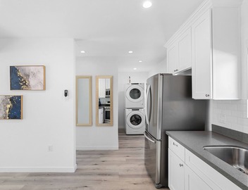 Chic Central 1 BR Parking, Sofa Bed, Washer/Dryer 4