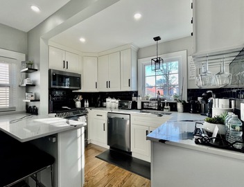 Chic & Comfortable 2-Bedroom Home Modern Living with Everyday Convenience 2